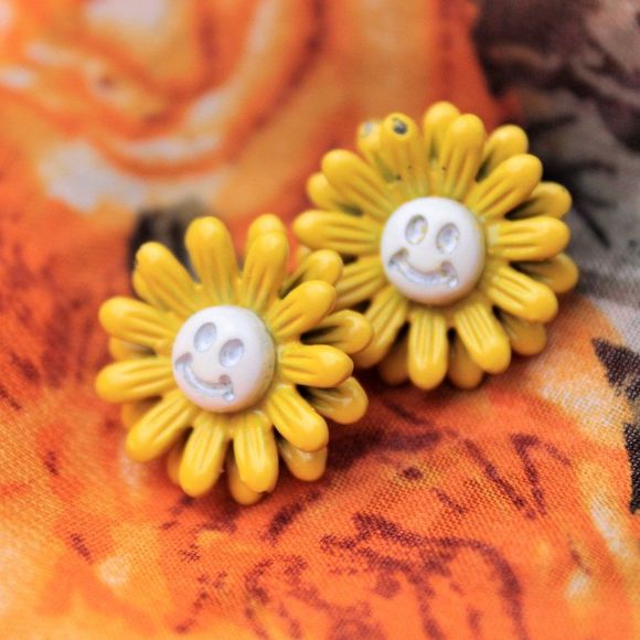 🌺Daisy sweet cute Sunflower smile face stud earring - Picture 10 of 11